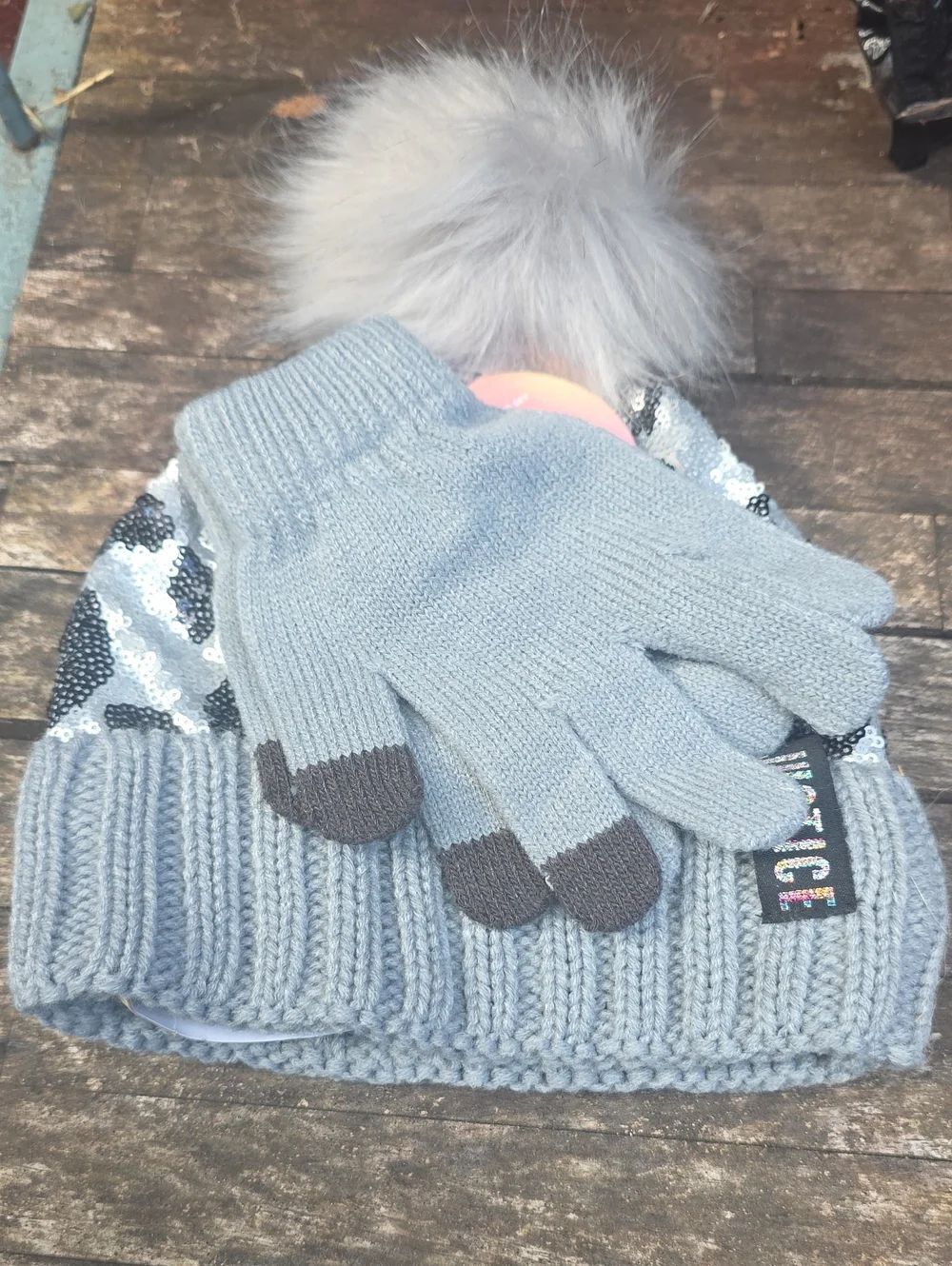 JusticeโLight Gray Knit Pom Beanie with Touchscreen Gloves